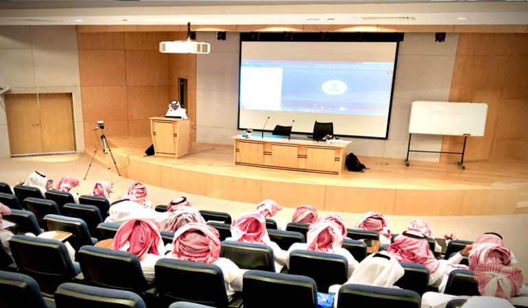 الدورات والتدريب